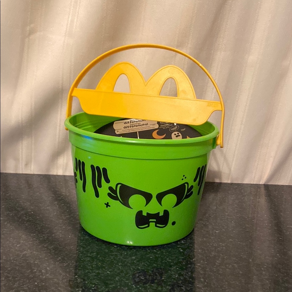 2025 McDonald's Halloween Bucket in Green